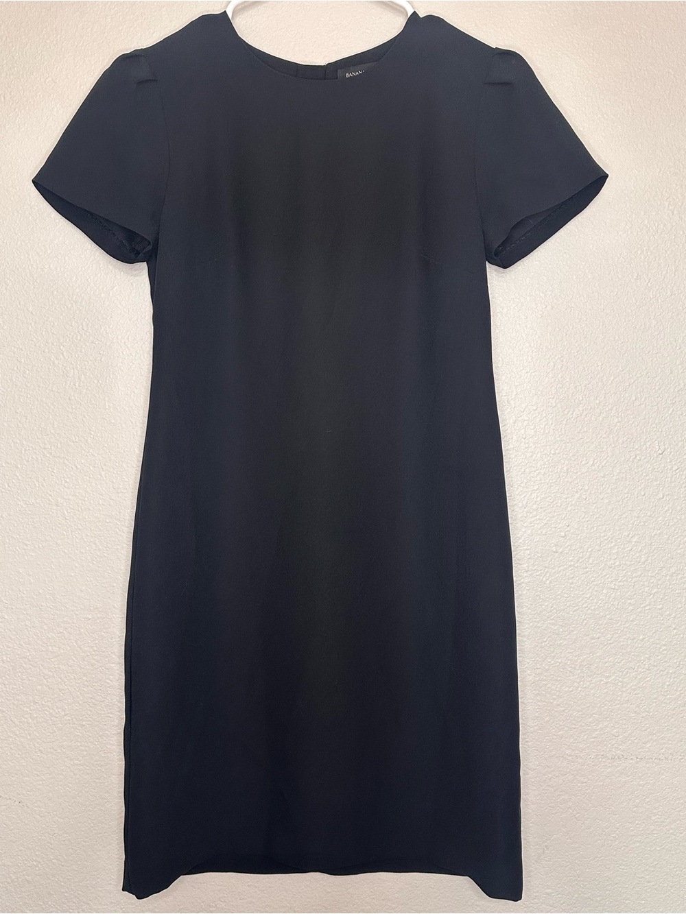 Banana Republic Classic Black Short-Sleeve Sleek Professional Dress 0P